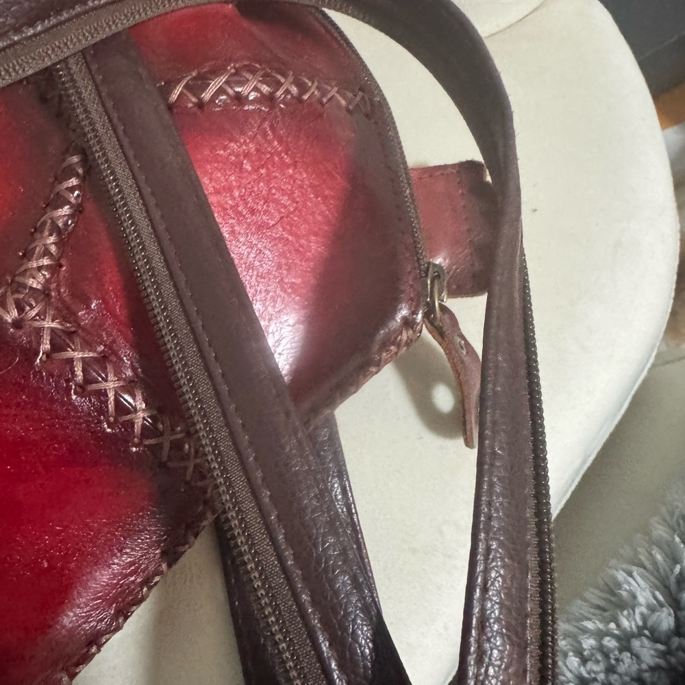 Handcrafted Red Leather Turtle backpack - Picture 4 of 8